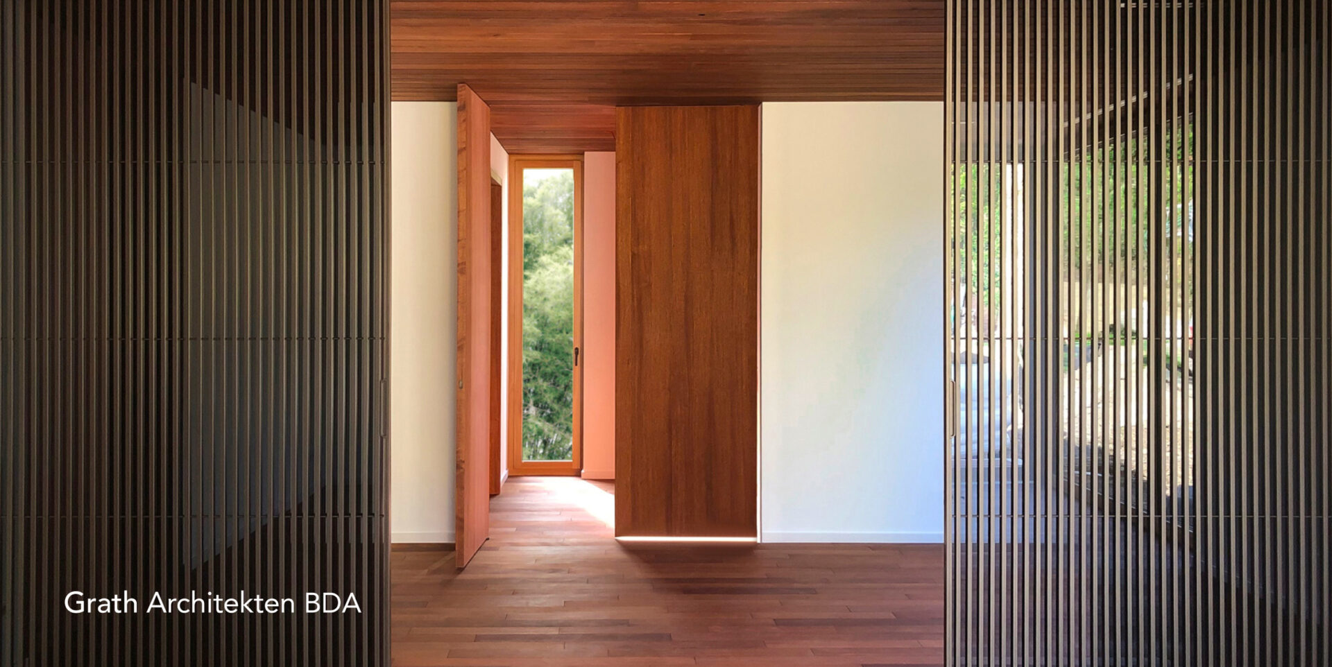 Wir wünschen Ihnen gesegnete Weihnachten und für das Jahr 2026 Gesundheit, Glück und Erfolg.